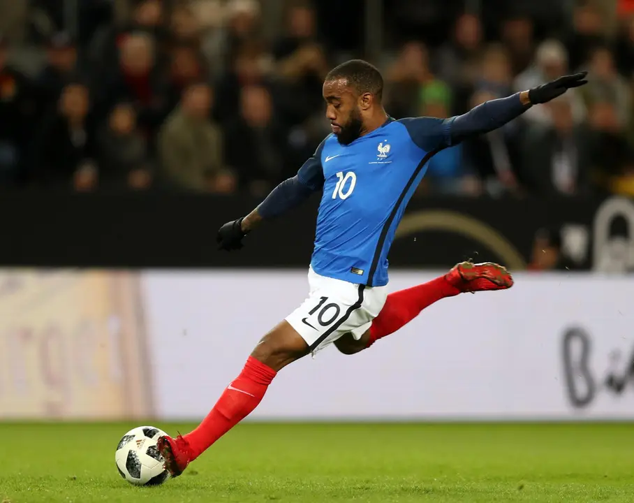 El jugador de la selecci&oacute;n francesa Alexandre Lacazette en foto de archivo de FRIEDEMANN VOGEL. EFE