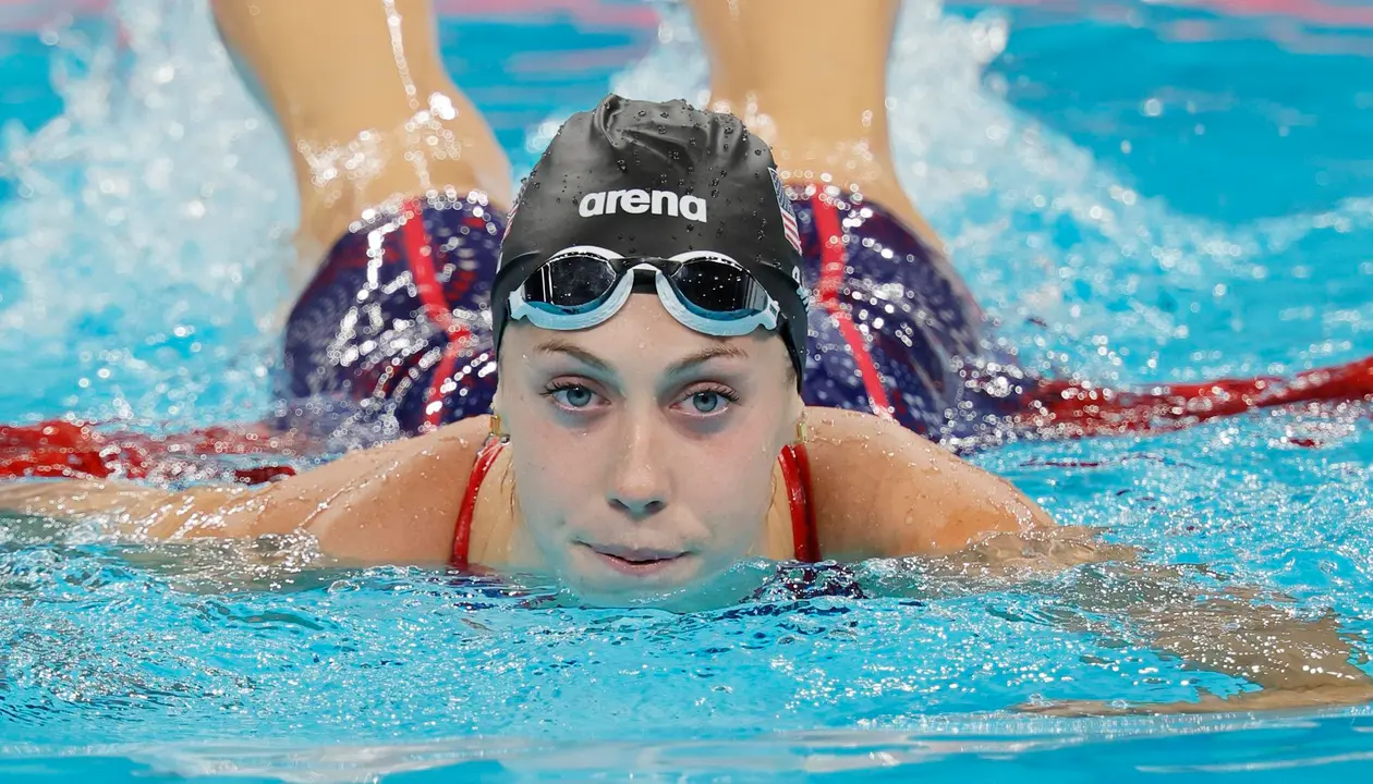 La estadounidense Gretchen Walsh estableci&oacute; un nuevo r&eacute;cord ol&iacute;mpico. EFE/EPA/RONALD WITTEK