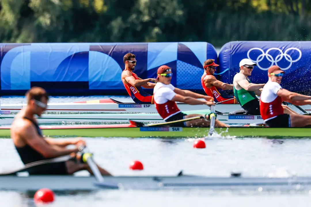 Los espa&ntilde;oles Jaime Canalejo Pazos y Javier Garc&iacute;a Ordo&ntilde;ez durante las eliminatorias masculinas por parejas de los Juegos Ol&iacute;mpicos de Par&iacute;s 2024 en el Estadio N&aacute;utico de Vairse sur Marne, este domingo. EFE/Fed. espa&ntilde;ola de remo/ Manu Reino