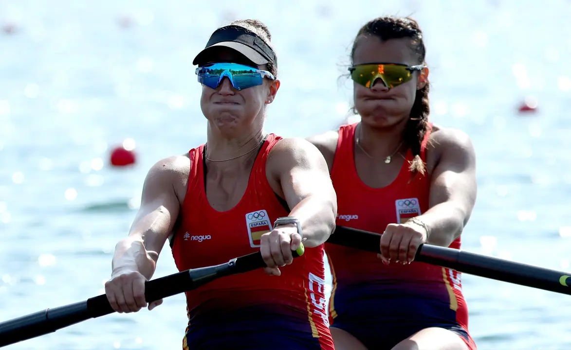 Las remeras espa&ntilde;olas Aina Cid y Esther Briz se han clasificado para las semifinales del dos sin tras acabar segundas en su serie de repesca tras las danesas Hedvig Rasmussen, en los Juegos Ol&iacute;mpicos de Par&iacute;s 2024, en el Estadio N&aacute;utico de Vaires-sur-Marne en Vaires-sur-Marne, Francia. EFE/MAXIM SHIPENKOV