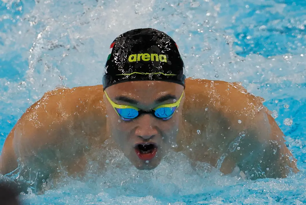 El nadador h&uacute;ngaro Kristof Milak compite para romper el r&eacute;cord del mundo en su serie de los 200m mariposa masculinos. EFE/ Lavandeira Jr.