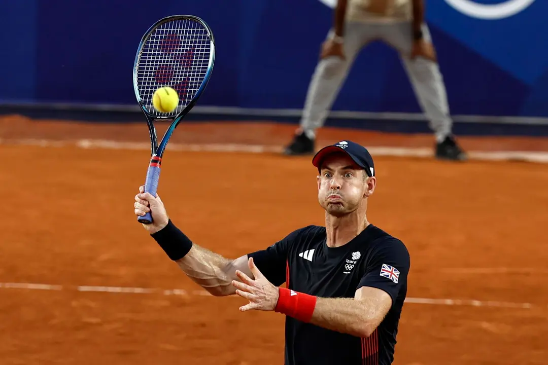 El brit&aacute;nico Andy Murray en la pista de Roland Garros en Par&iacute;s, Francia. EFE/EPA/RITCHIE B. TONGO