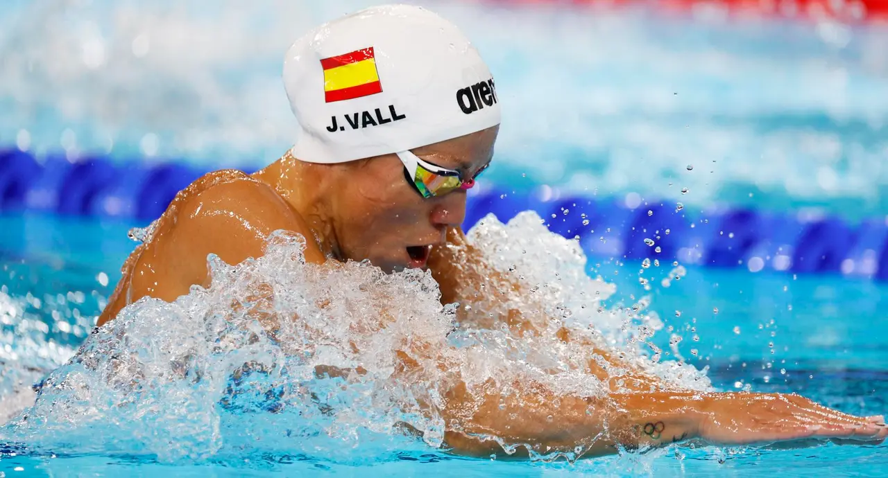 Jessica Vall Montero de Espa&ntilde;a compite en 200 m braza en los Juegos Ol&iacute;mpicos de Par&iacute;s 2024. EFE/EPA/FRANCK ROBICHON