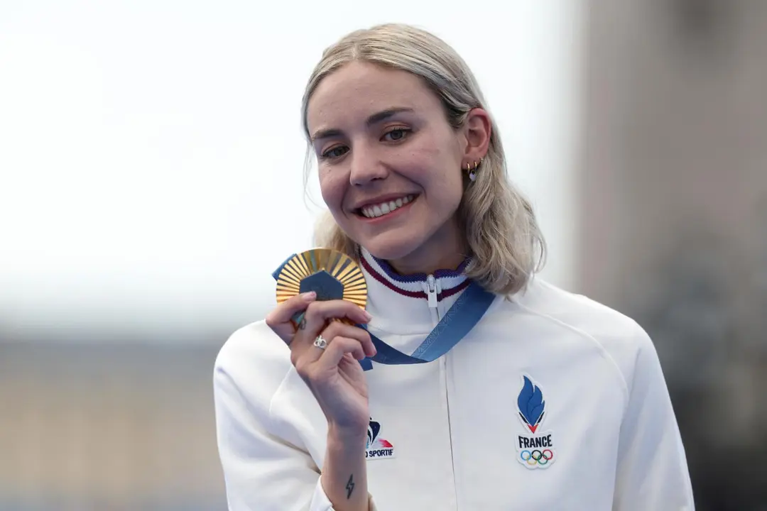La francesa Cassandre Beaugrand, oro en triatl&oacute;n. EFE/EPA/MOHAMMED BADRA