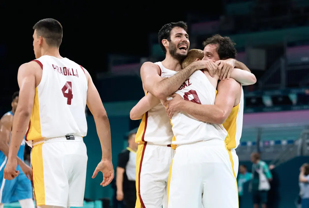 Los jugadores espa&ntilde;oles celebran la victoria sobre Grecia el pasado d&iacute;a 30. EFE/EPA/ALEX PLAVEVSKI