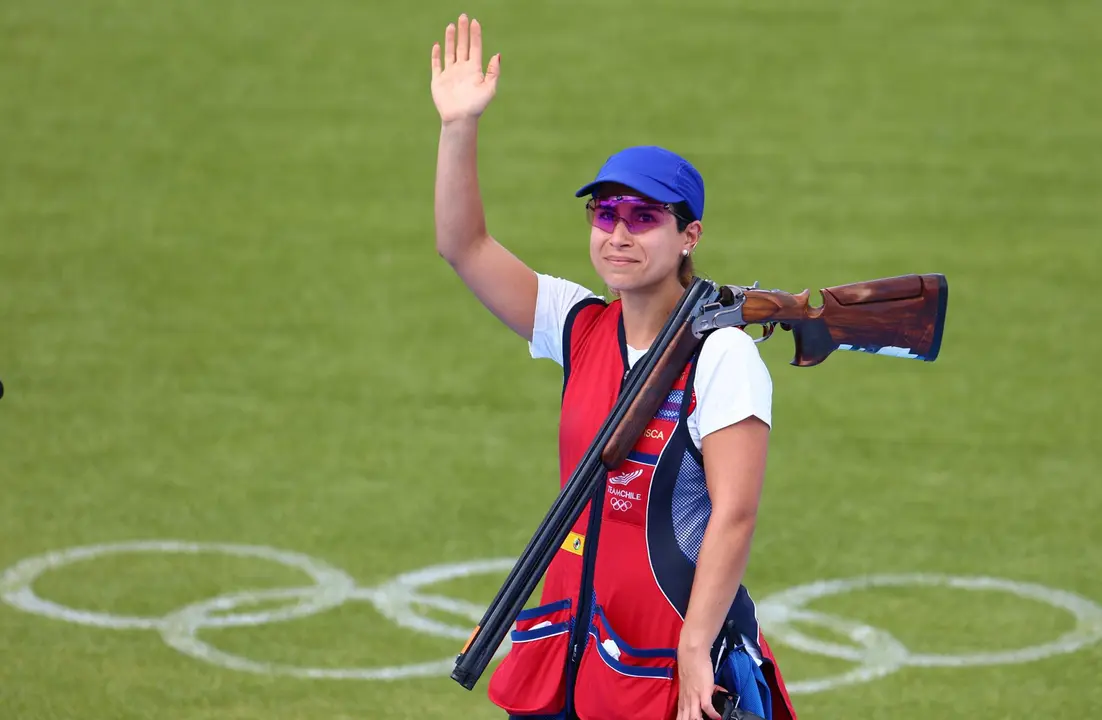 La tiradora chilena Francisca Crovetto gan&oacute; la medalla de oro de skeet en los Juegos de Par&iacute;s en Chateauroux, Francia. EFE/EPA/VASSIL DONEV