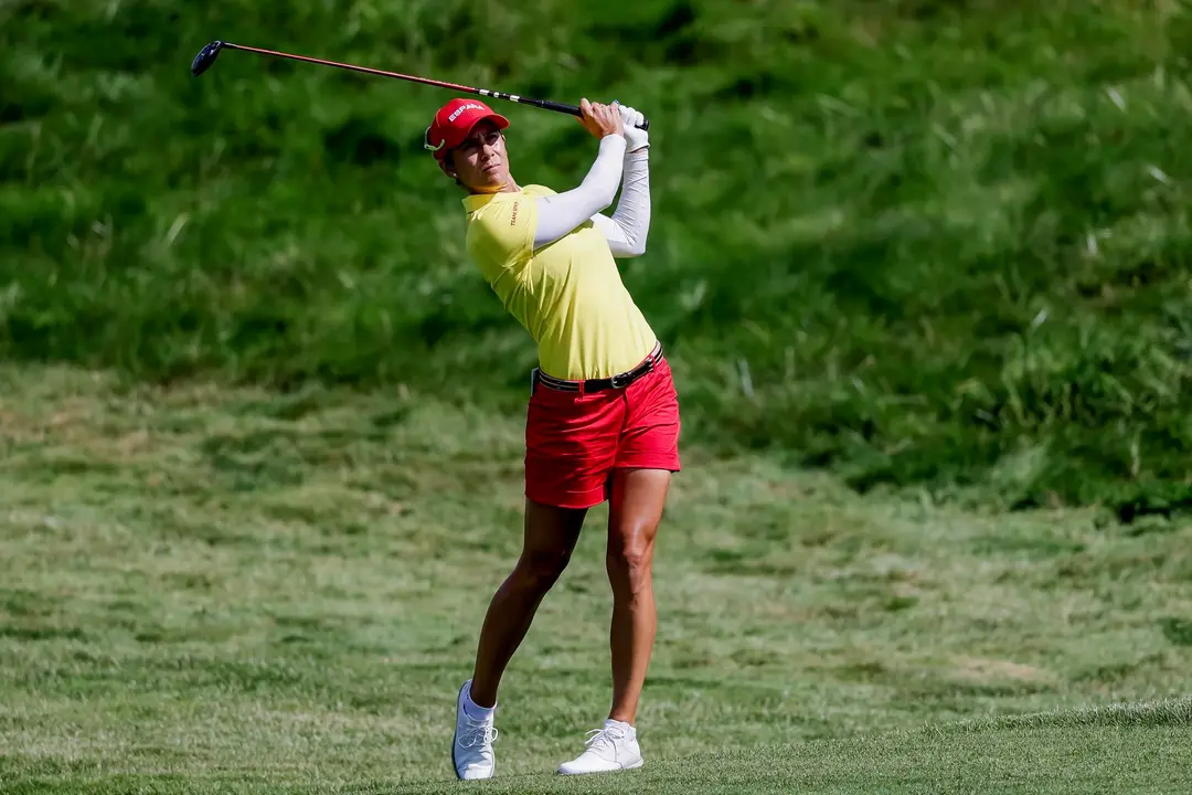 La espa&ntilde;ola Azahara Munoz en el Le Golf National en Saint-Quentin-en-Yvelines, Francia. EFE/EPA/ERIK S. LESSER
