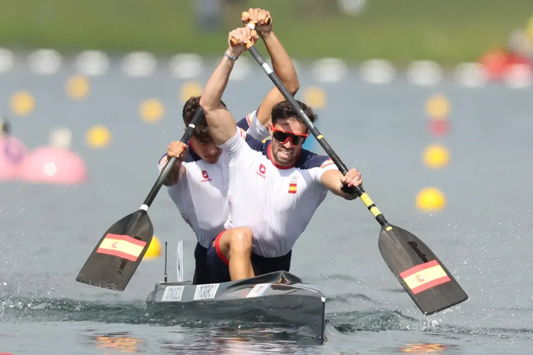 Joan Antoni Moreno y Diego Dom&iacute;nguez se han clasificado para la final de C2 500 de pirag&uuml;ismo. EFE/EPA/ALI HAIDER