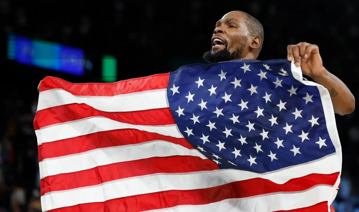Kevin Durant celebra el oro ol&iacute;mpico para Estados Unidos. EFE/EPA/CAROLINE BREHMAN