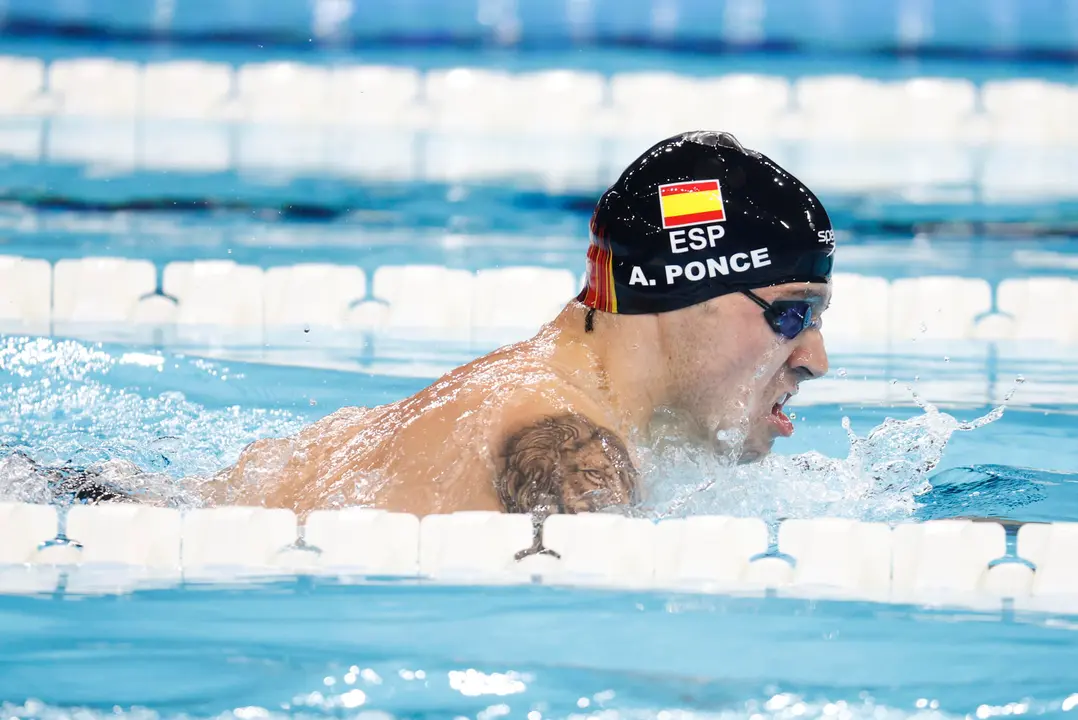 El nadador espa&ntilde;ol Antonio Ponce compite en la prueba de 100m braza en los Juegos Paral&iacute;mpicos Par&iacute;s 2024, este domingo en la capital francesa. EFE/ Javier Etxezarreta