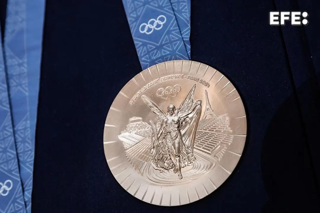 Medalla de bronce de los Juegos Ol&iacute;mpicos de Par&iacute;s 2024. EFE/EPA/TERESA SUAREZ