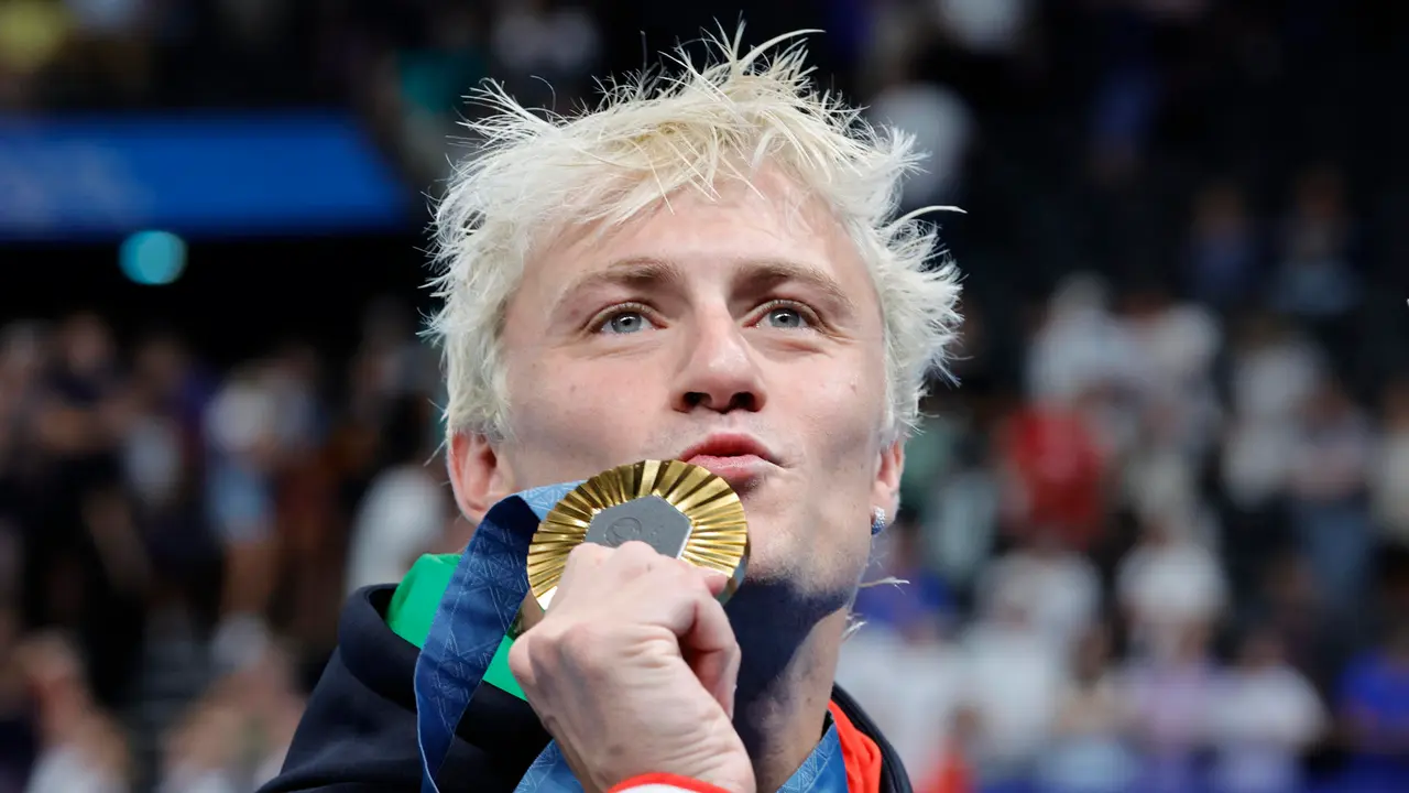El italiano Nicol&oacute; Martinenghi en La Defense Arena in Paris, Francia. EFE/ Lavandeira Jr