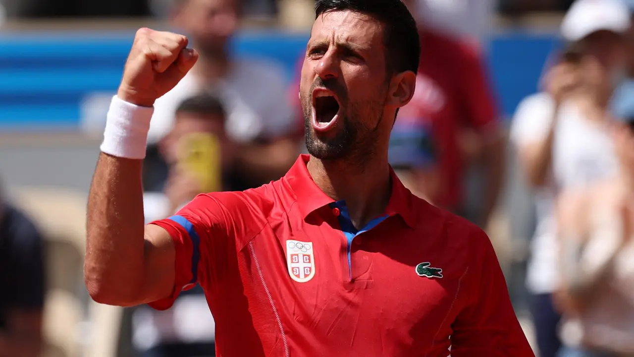 El tenista serbio Novak Djokovic celebra tras ganar al alem&aacute;n Dominik Koepfer. EFE/ Juanjo Mart&iacute;n