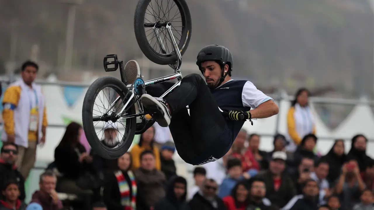 Fotograf&iacute;a de archivo de Jos&eacute; 'Maligno' Torres, quien este mi&eacute;rcoles obtuvo para Argentina una medalla de oro en los Juegos Ol&iacute;mpicos de Par&iacute;s 2024 en la final de BMX estilo libre. EFE/ Paolo Aguilar