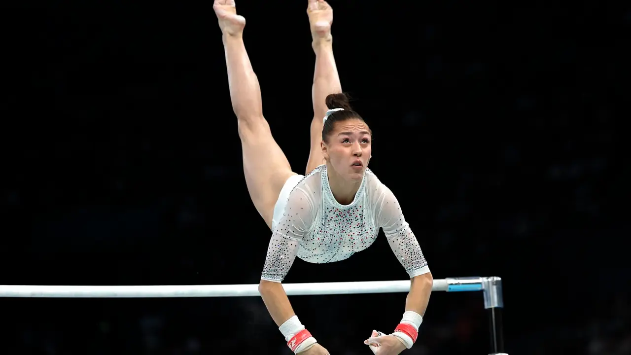 La gimnasta Kayla Nemour, francesa que compite por Argelia. EFE/EPA/MOHAMMED BADRA