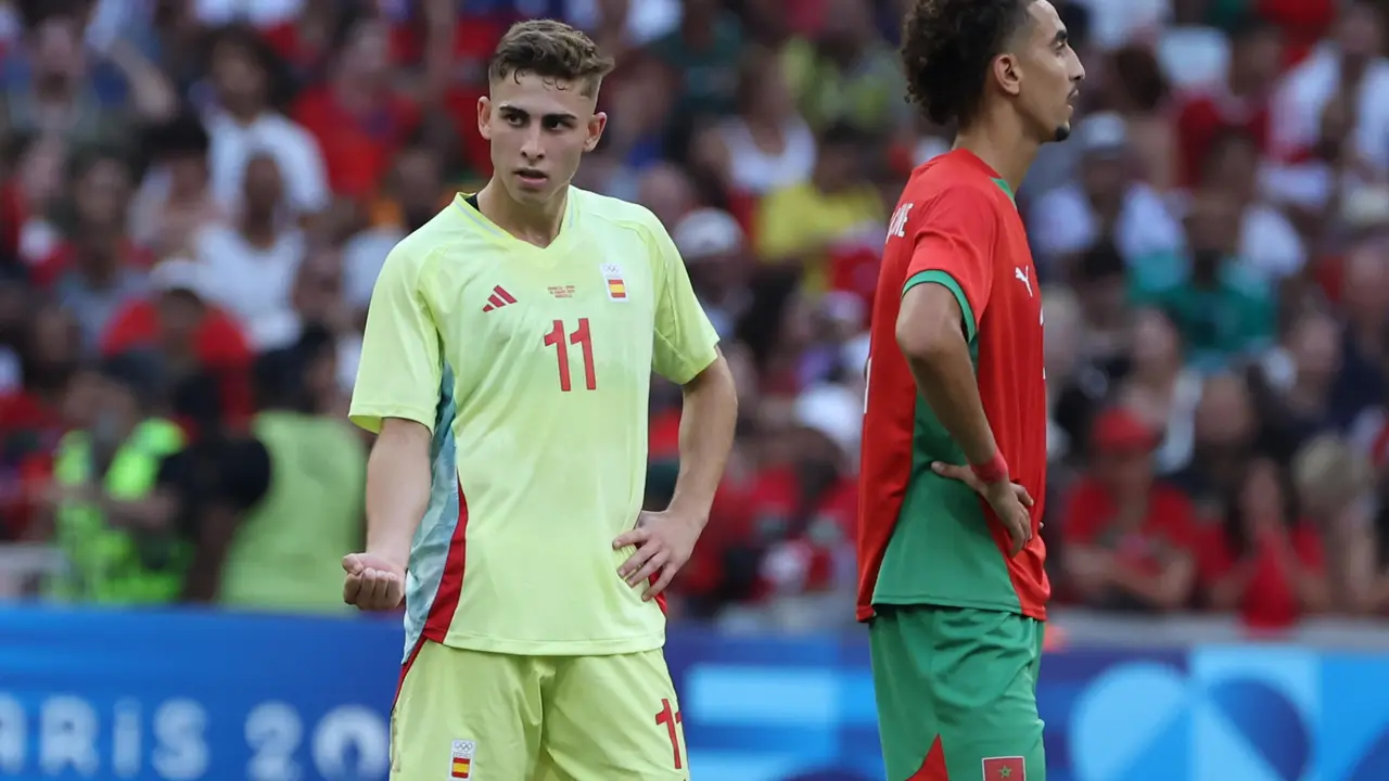El centrocampista espa&ntilde;ol Ferm&iacute;n L&oacute;pez (i) celebra tras anotar el 1-1 ante Marruecos durante el partido de semifinal de F&uacute;tbol, entre Espa&ntilde;a y Marruecos, en el marco de los Juegos Ol&iacute;mpicos Par&iacute;s 2024, este lunes, en Marsella, Francia. EFE/Kiko Huesca