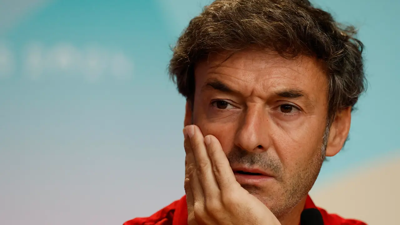 El seleccionador ol&iacute;mpico espa&ntilde;ol de f&uacute;tbol, Santi Denia, durante una rueda de prensa este jueves en Par&iacute;s. EFE/Juanjo Mart&iacute;n