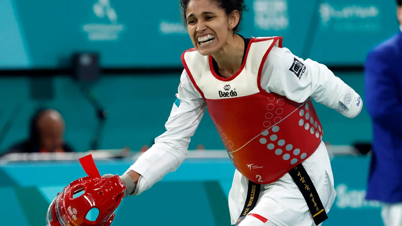 Fotograf&iacute;a de archivo en la que se registr&oacute; a la taekwondista peruana Leonor Ang&eacute;lica Espinoza, quien gan&oacute; la medalla de oro de los Juegos Paral&iacute;mpicos de Par&iacute;s 2024 en la categor&iacute;a k44 de -47 kilos. EFE/Elvis Gonz&aacute;lez
